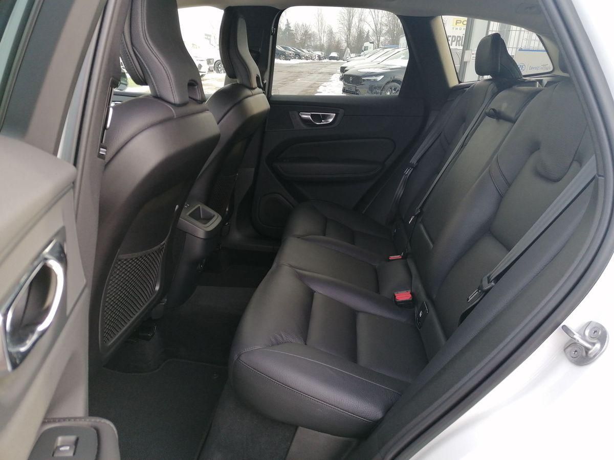 Volvo XC60 B4 AWD Plus Dark 4xSHZ ACC AHK FHZ H/K STHZ