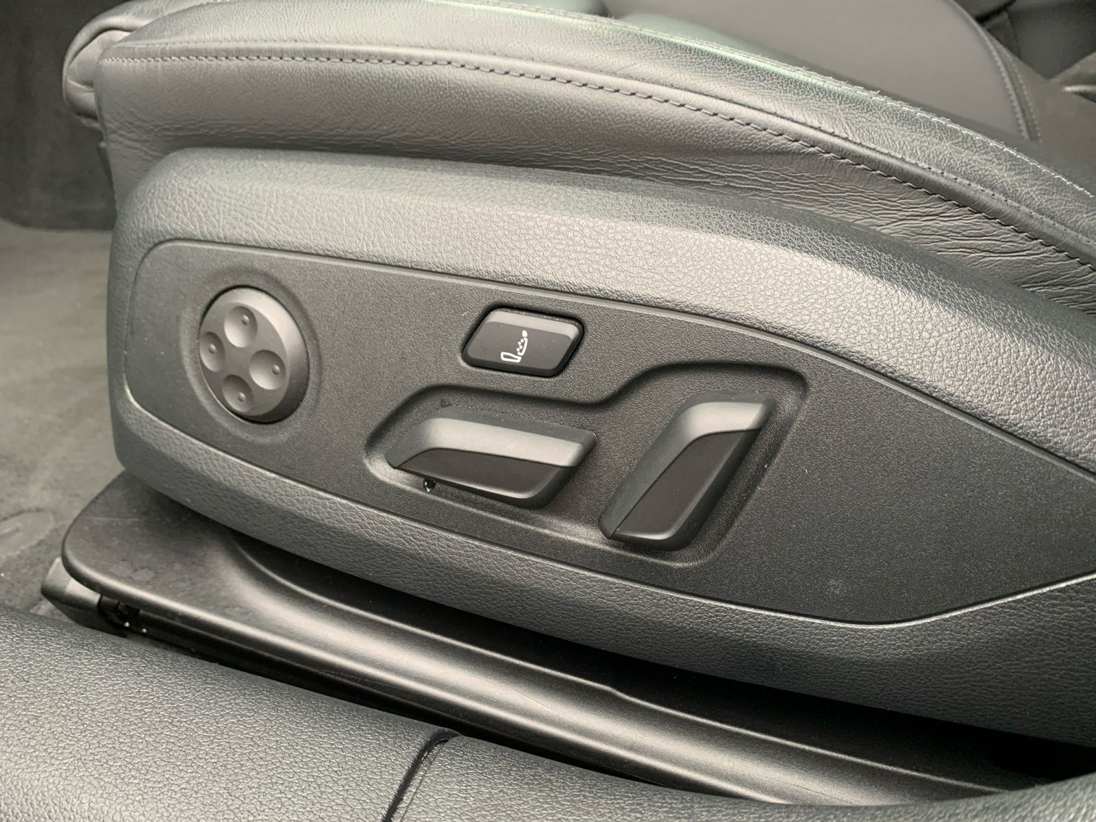 Audi A4 allroad 40 TDI q. S-Tronic, Matrix, AHK, ACC,