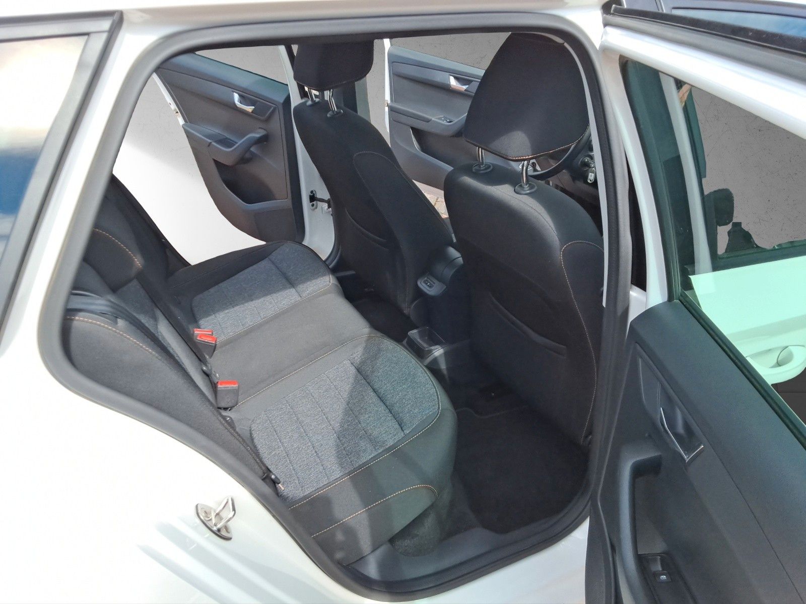 Skoda Fabia Combi TSI DSG - Samsaru's Car Outlet