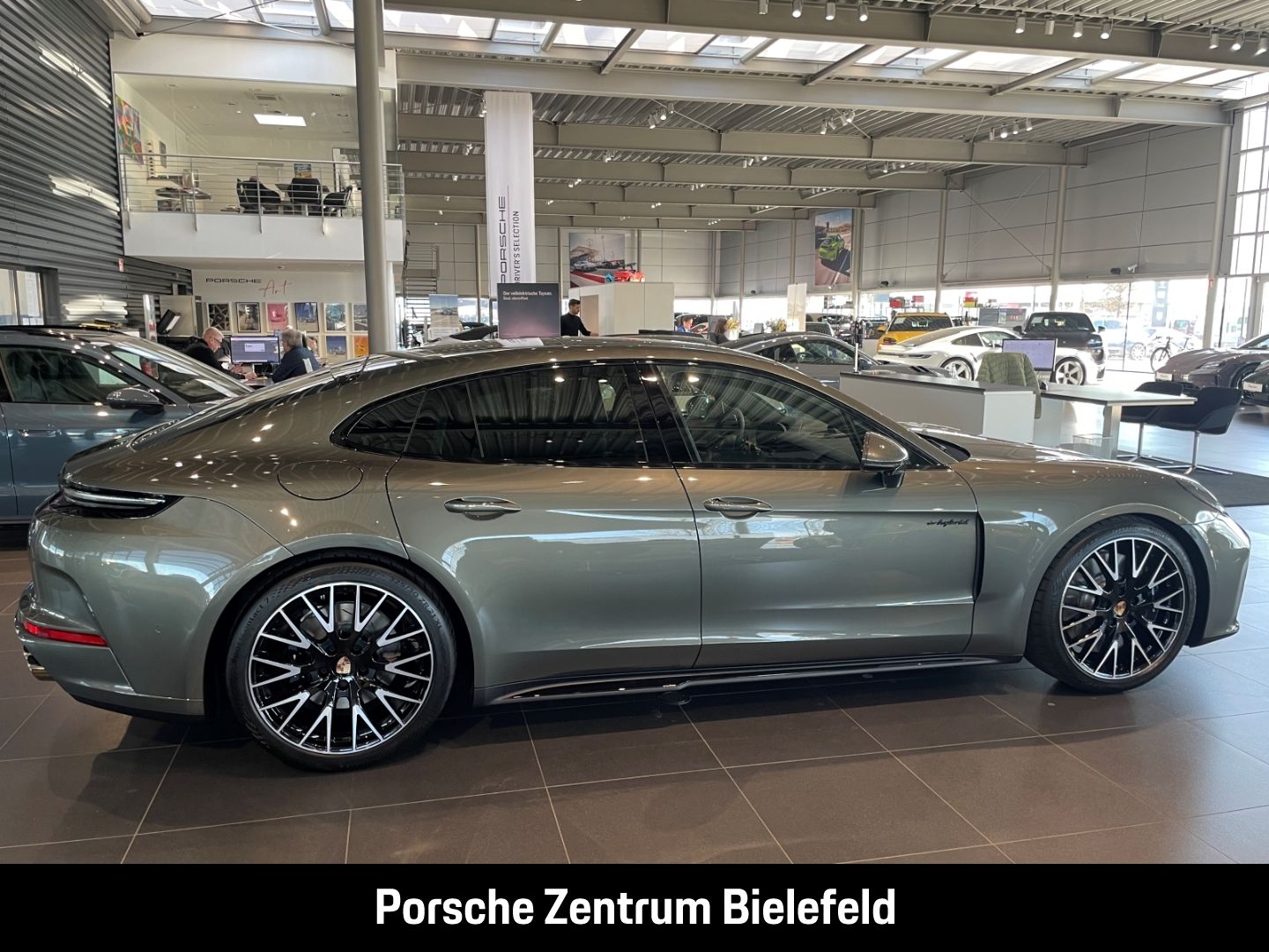 Porsche Panamera 4S E-Hybrid Surround-View Luftfederung