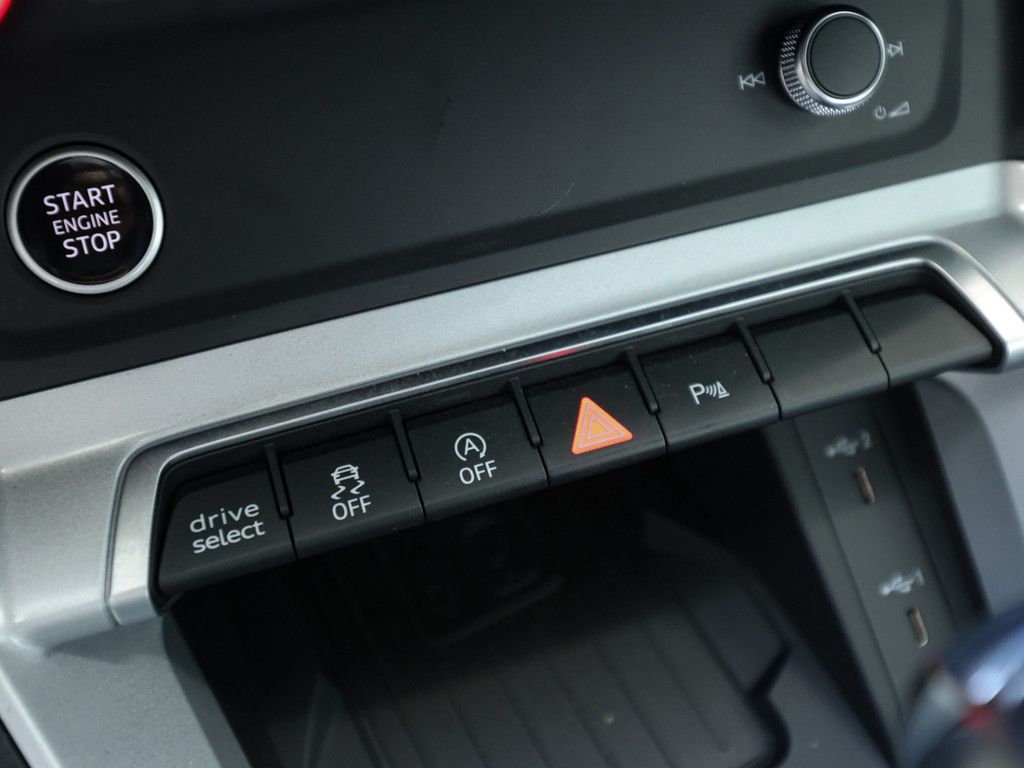 Audi Q3 advanced 35 TDI quattro S tronic - Samsaru's Car Outlet