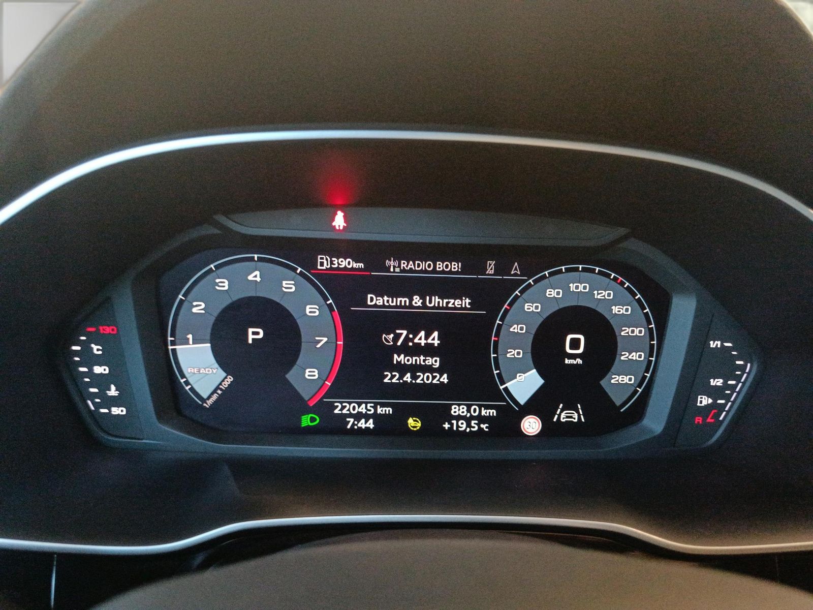 Audi Q3 40 TFSI quattro S tronic S-Line - Samsaru's Car Outlet