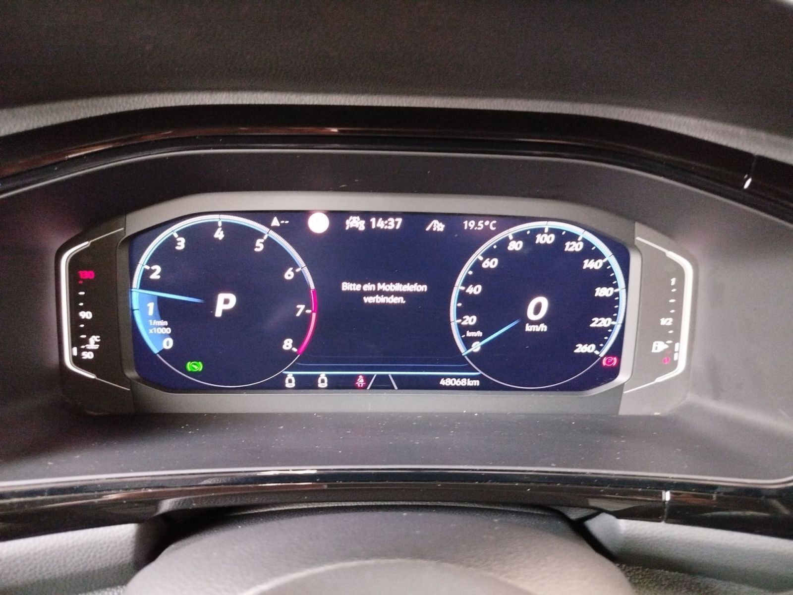 Volkswagen T-Roc 1.5 TSI DSG R-Line - Samsaru's Car Outlet