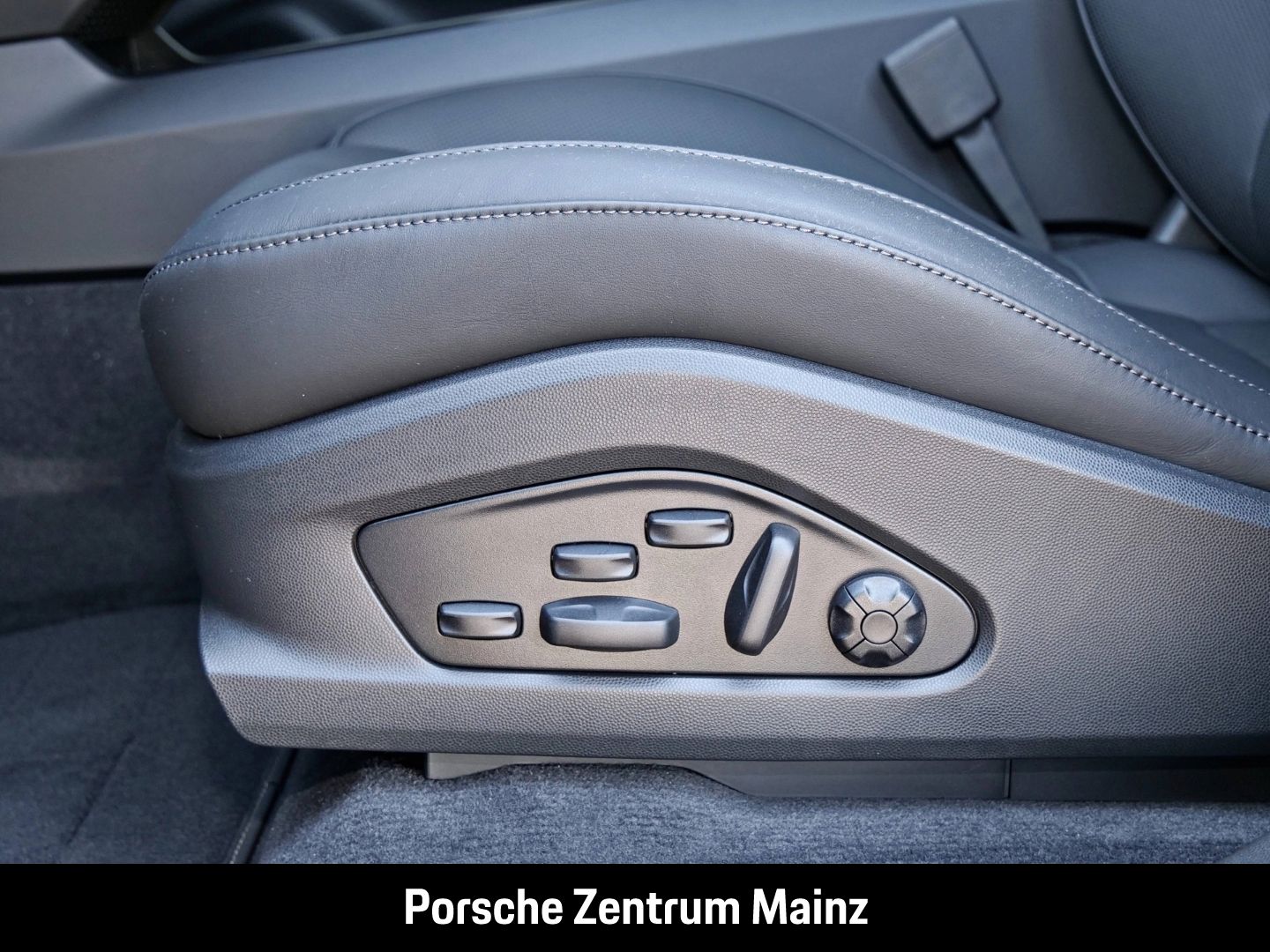 Porsche Macan Turbo BOSE,Homelink,HUD,Beifahrerdisplay,3