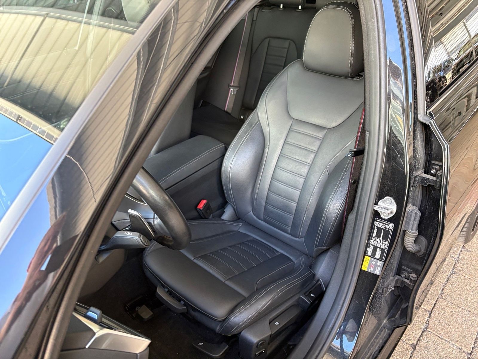 BMW 330e xDrive Touring M Sport Pro Pano ACC H/K AHK