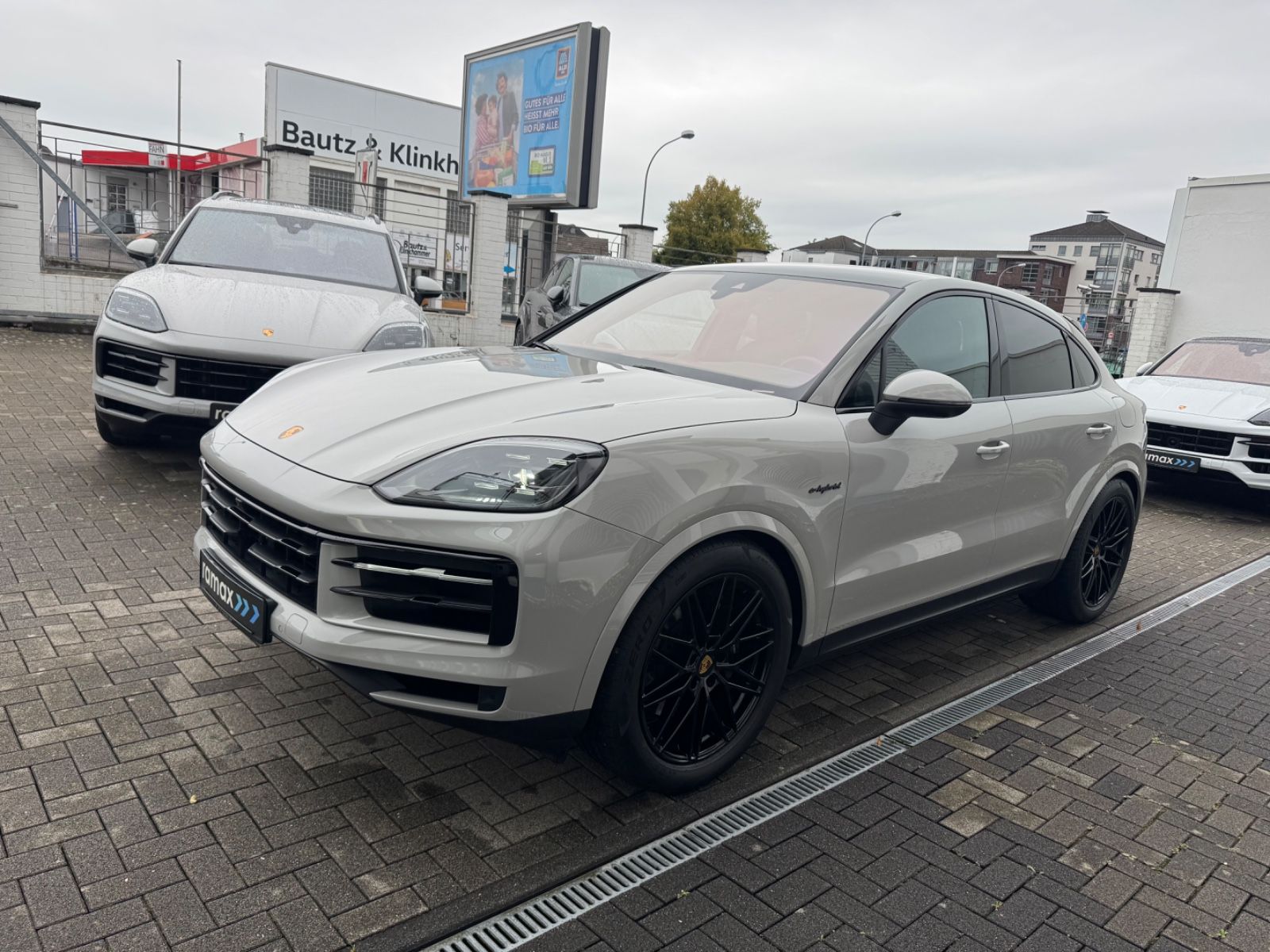 Porsche E-Hybrid Coupé INNODRIVE-LUFTF-PANO-MASSAGE-VOLL