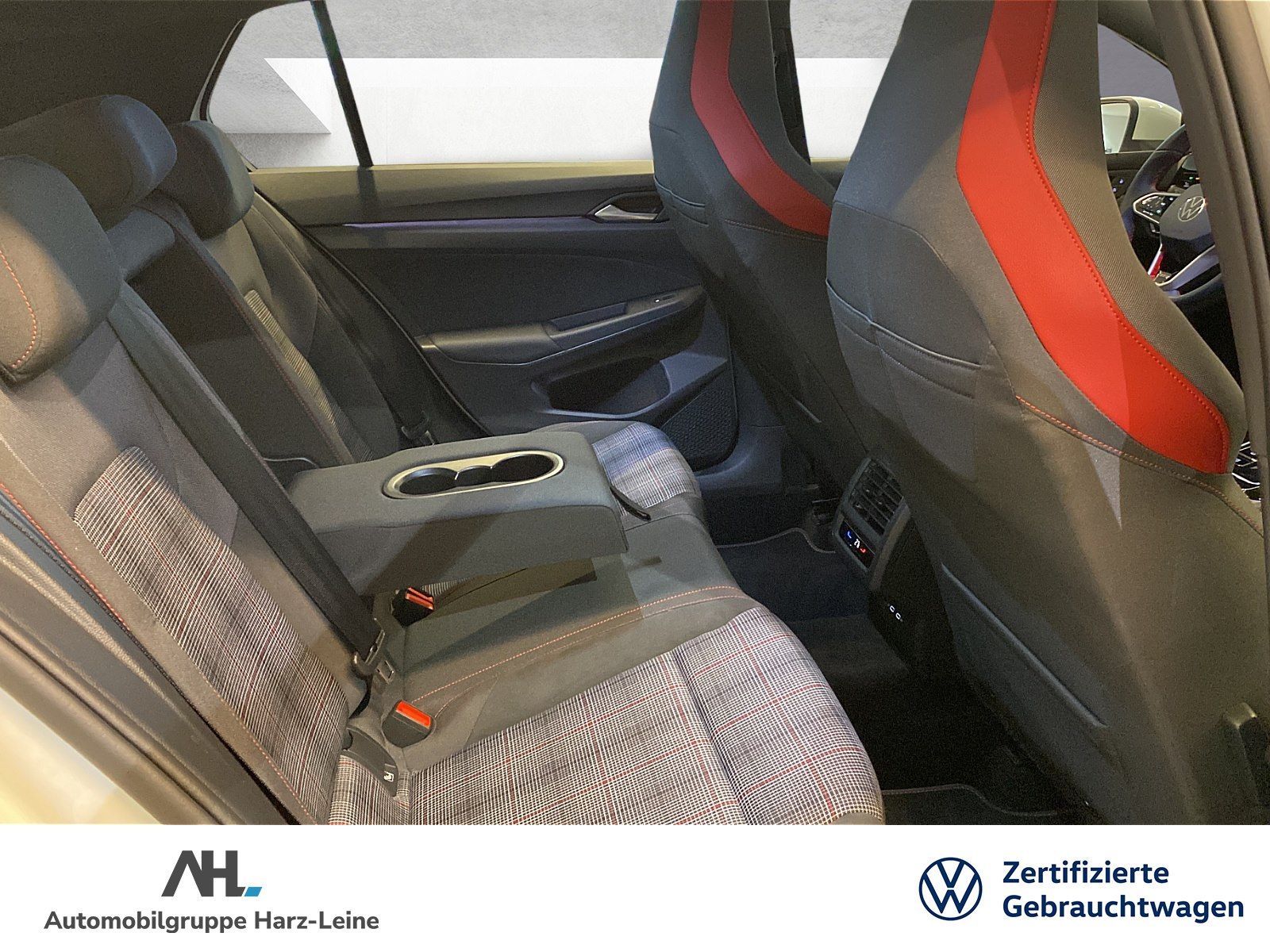 Volkswagen Golf GTI VIII 2.0 TSI DSG - Samsaru's Car Outlet
