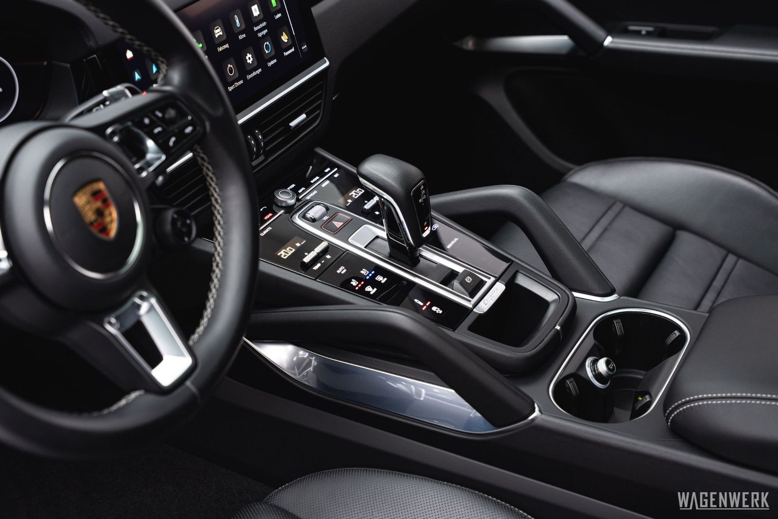 Porsche Cayenne Coupé Turbo S E-Hybrid MASSAGE AHV INNOD