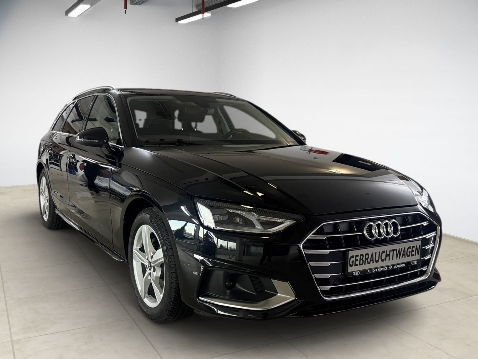 Audi A4 Avant 35 2.0 TDI S tronic - Samsaru's Car Outlet