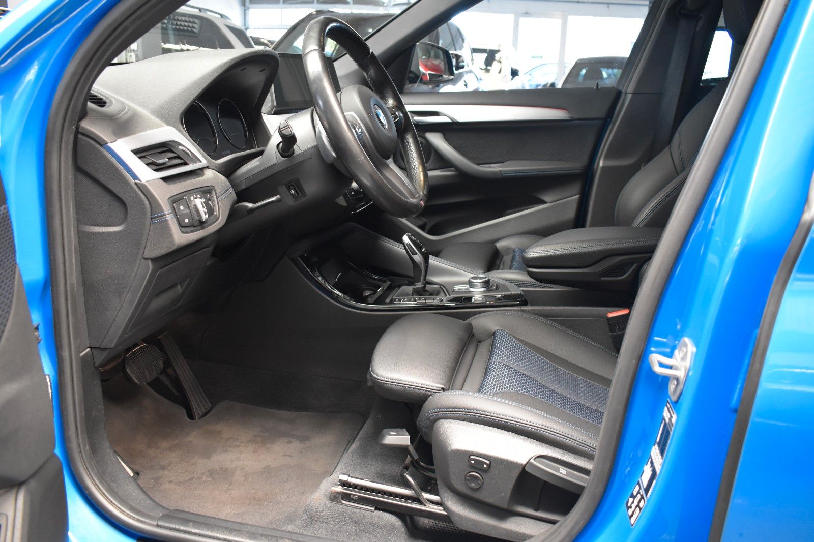 BMW X1 xDrive 18 d M SPORT - Samsaru's Car Outlet
