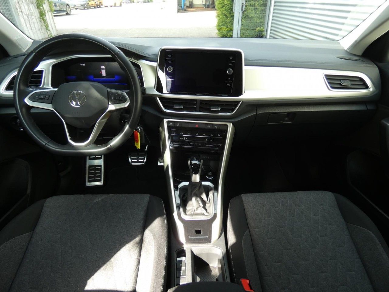 Volkswagen T-Roc 2.0 TDI DSG Move - Samsaru's Car Outlet