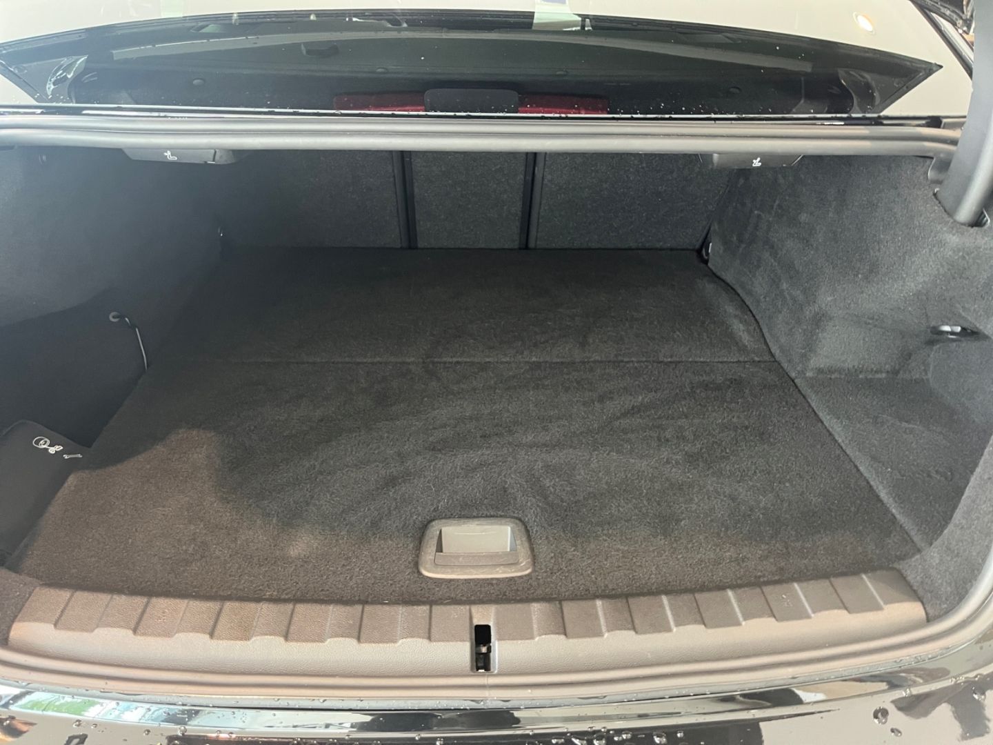 BMW 330 e Advantage - Samsaru's Car Outlet