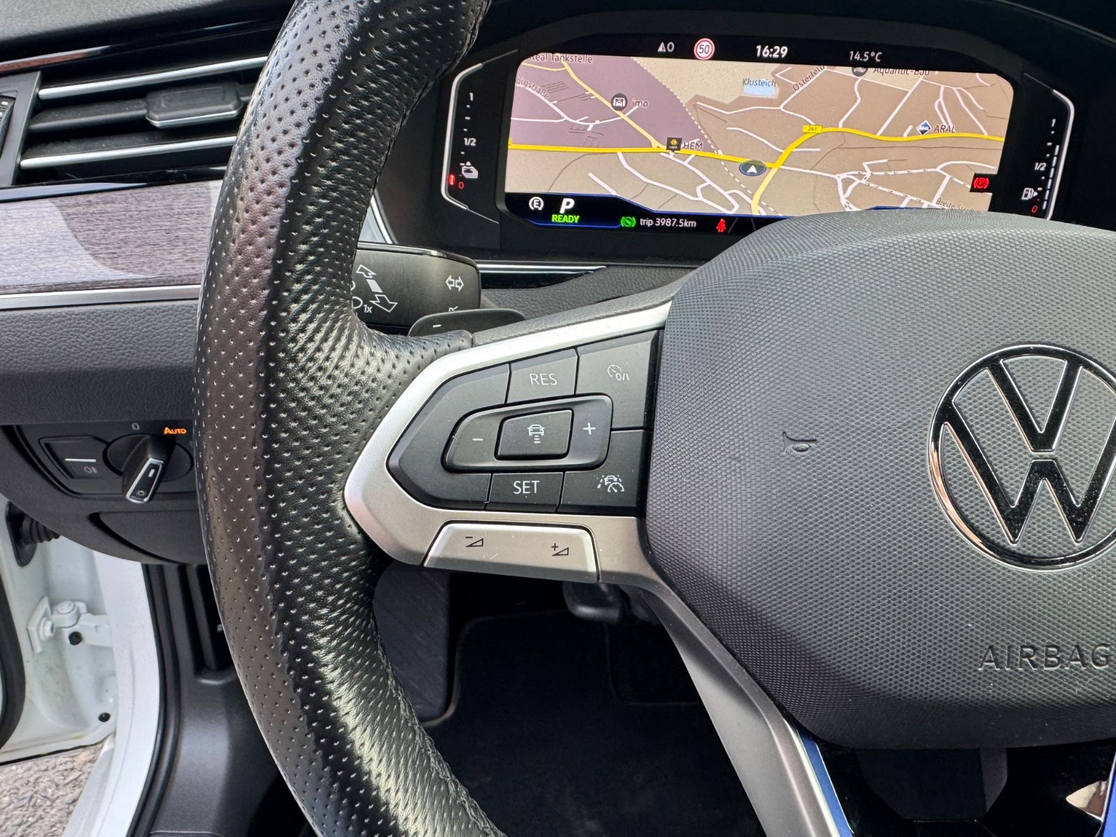 Volkswagen Passat Variant GTE DSG - Samsaru's Car Outlet