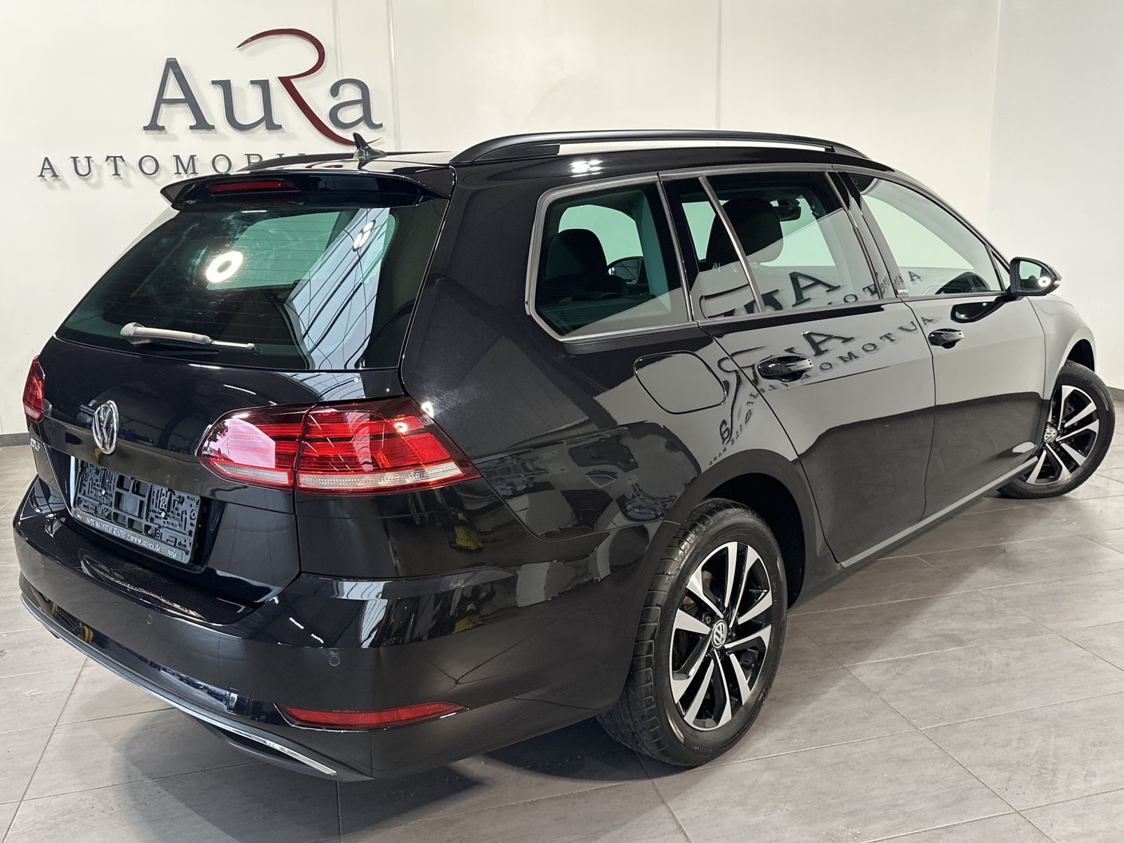 Volkswagen Golf Variant 2.0 TDI DSG United - Samsaru's Car Outlet