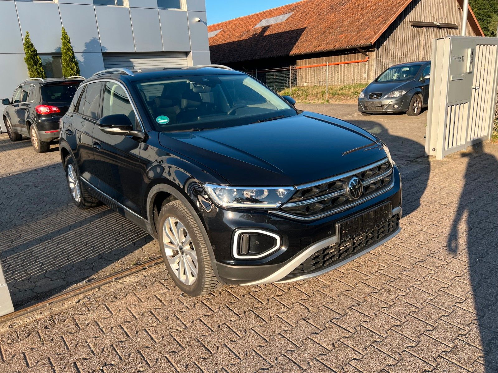 Volkswagen T-Roc Style - Samsaru's Car Outlet