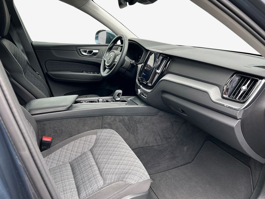 Volvo XC60 B5 B AWD Core - Samsaru's Car Outlet