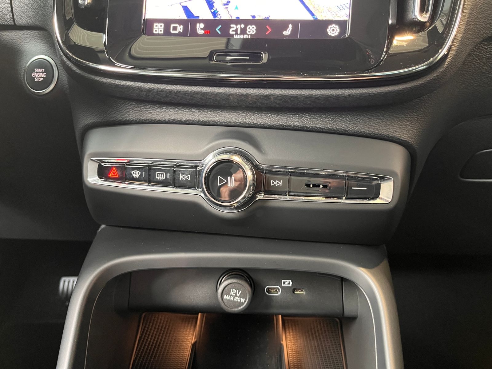 Volvo XC40 Ultra Dark PANO AHK 21" 360° KAM