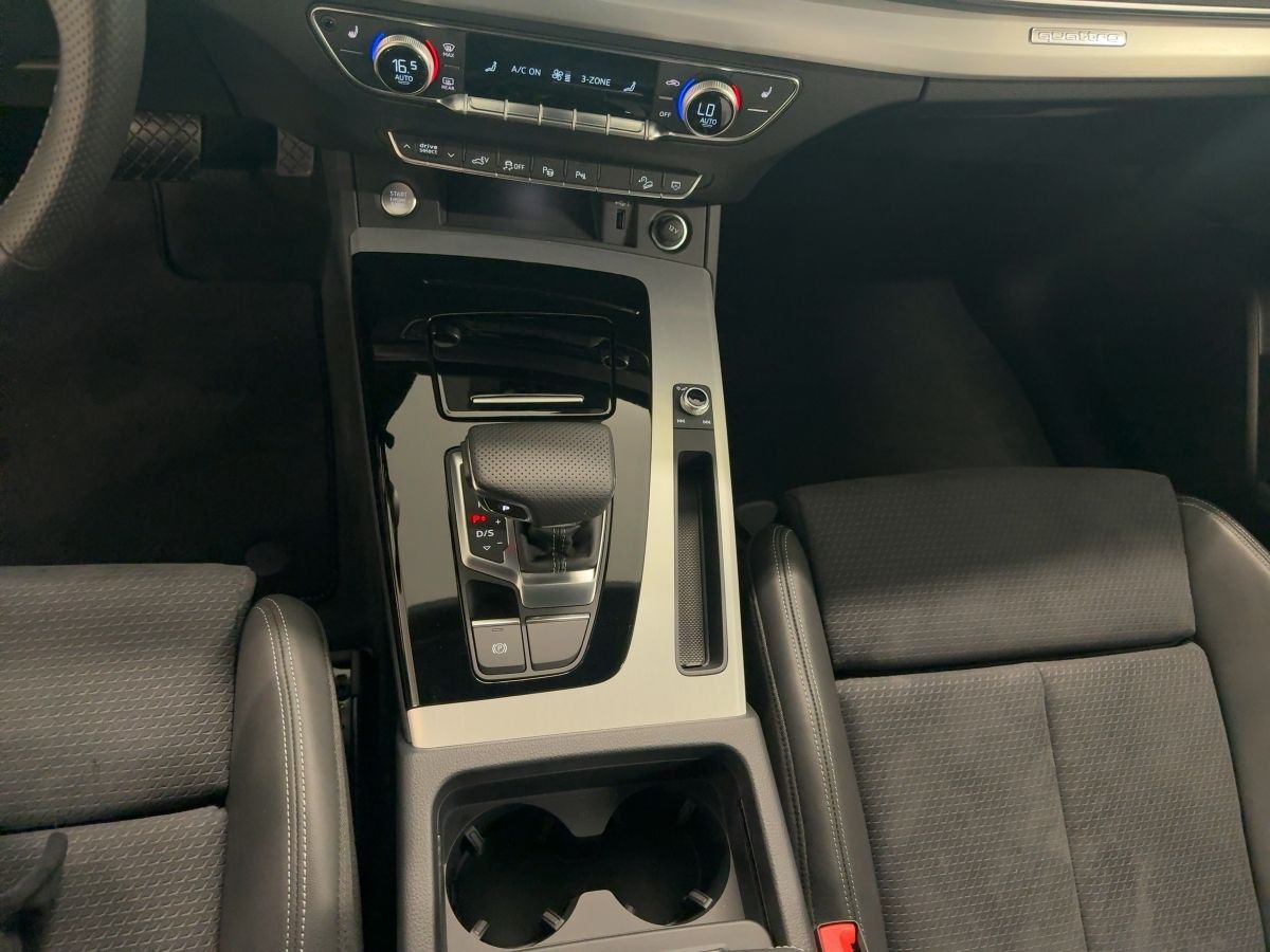 Audi Q5 50 TFSI e adv. quattro S tronic S LINE/MATRIX
