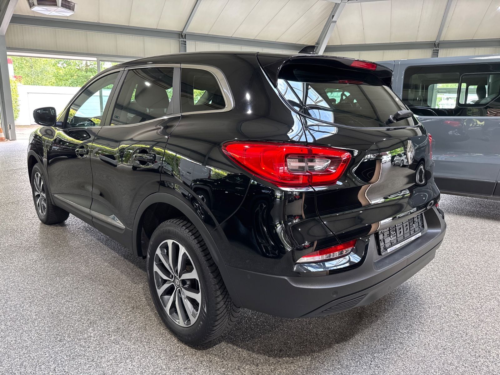 Renault Kadjar TCe 140 Aut.Business Edition - Samsaru's Car Outlet