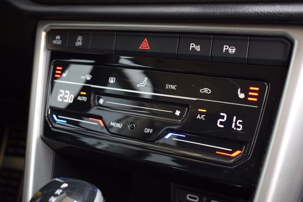 Volkswagen T-Roc 1.5 TSI DSG Move - Samsaru's Car Outlet