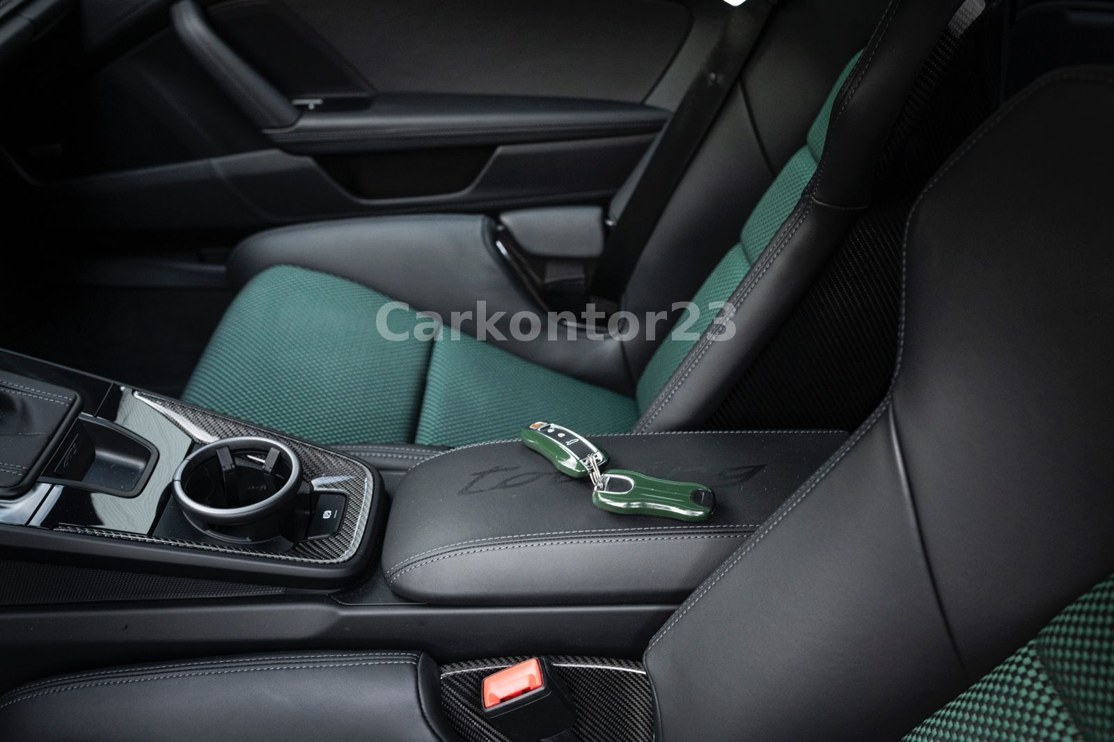 Porsche 992 GT3 Touring - Samsaru's Car Outlet