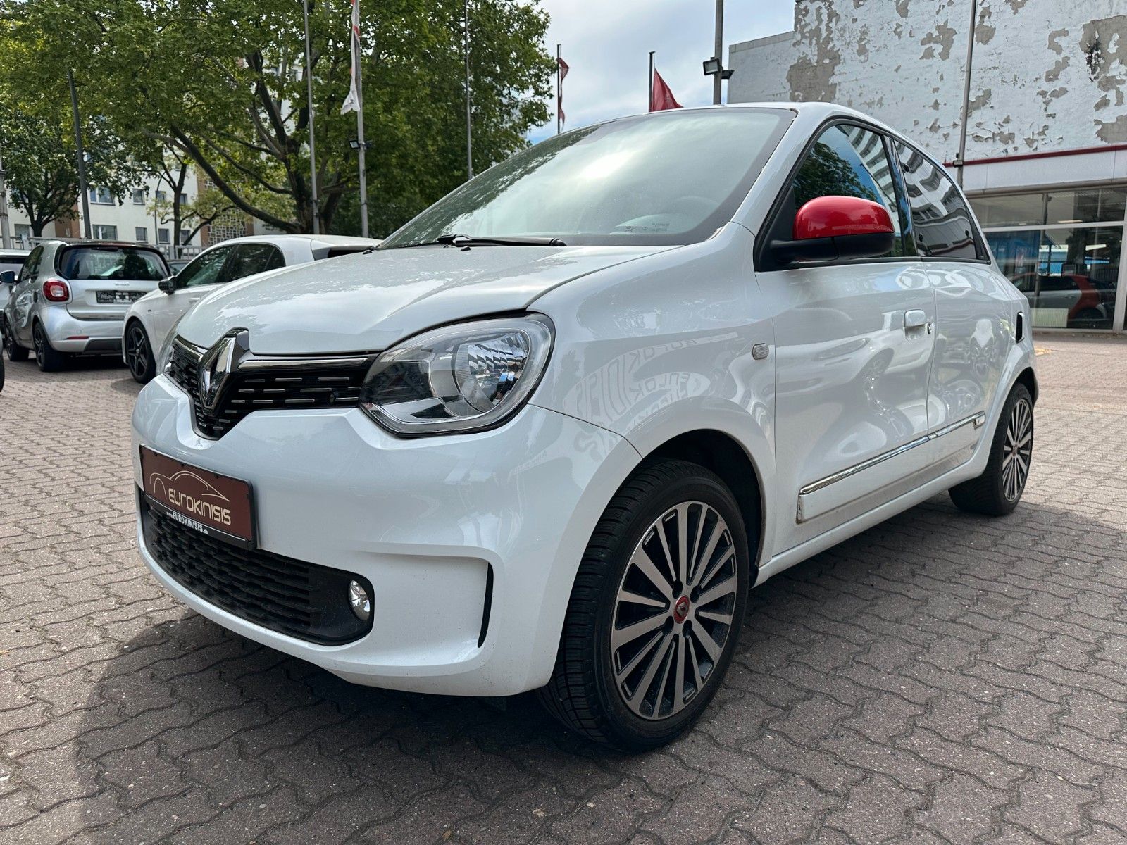 Renault Twingo TCe90 - Samsaru's Car Outlet