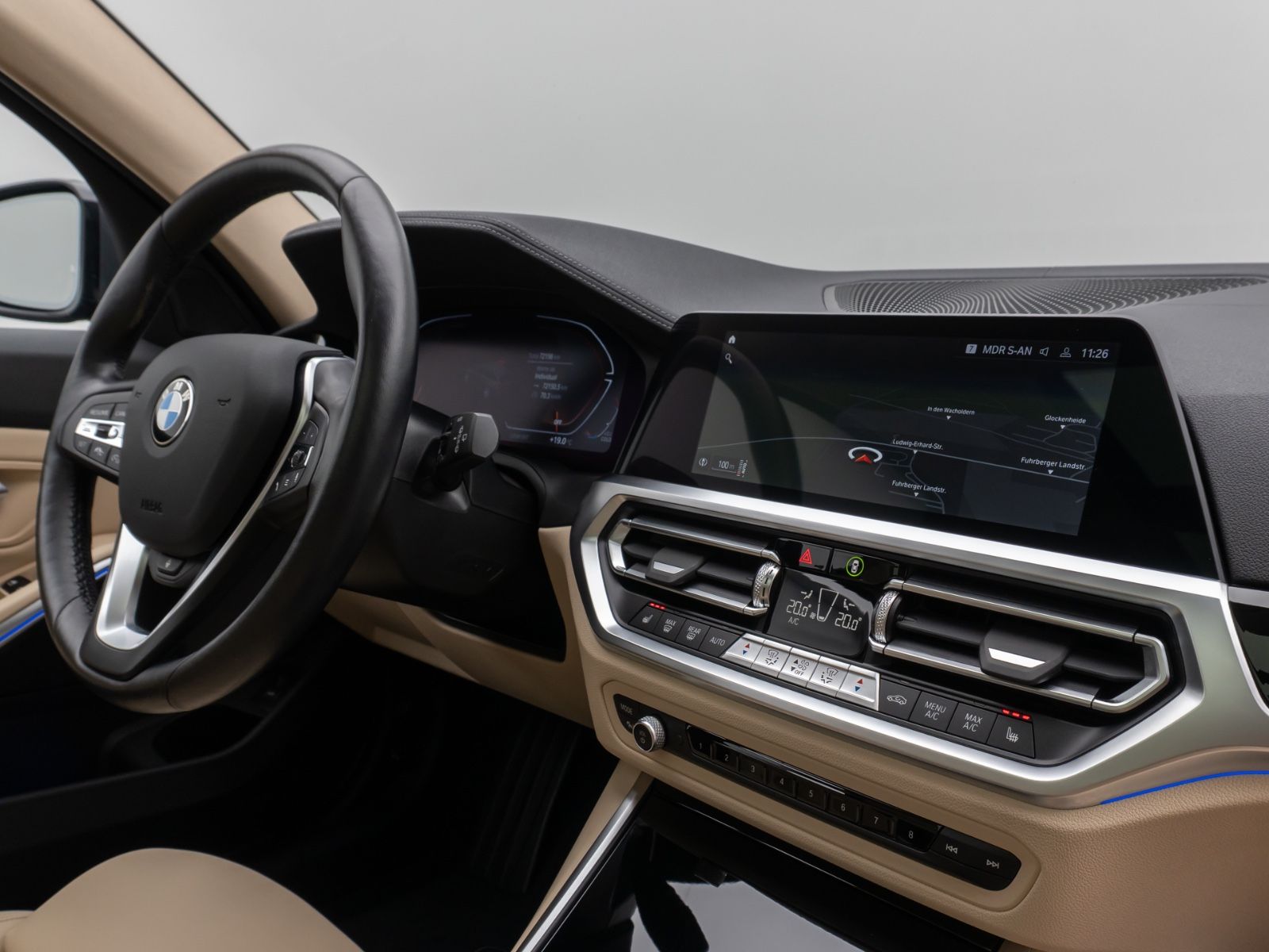 BMW 320d xD Luxury Line - Samsaru's Car Outlet