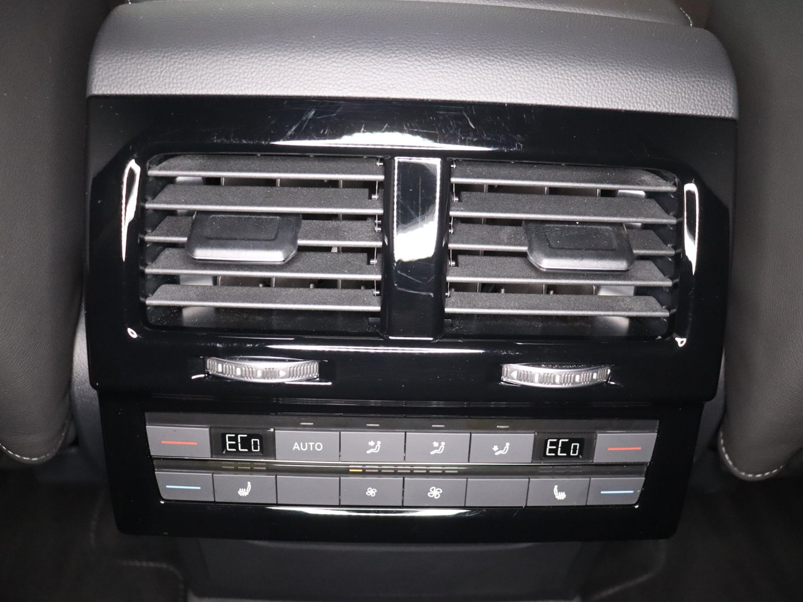 Volkswagen Touareg R-Line Black Style 3.0TDI 497,-ohne Anza