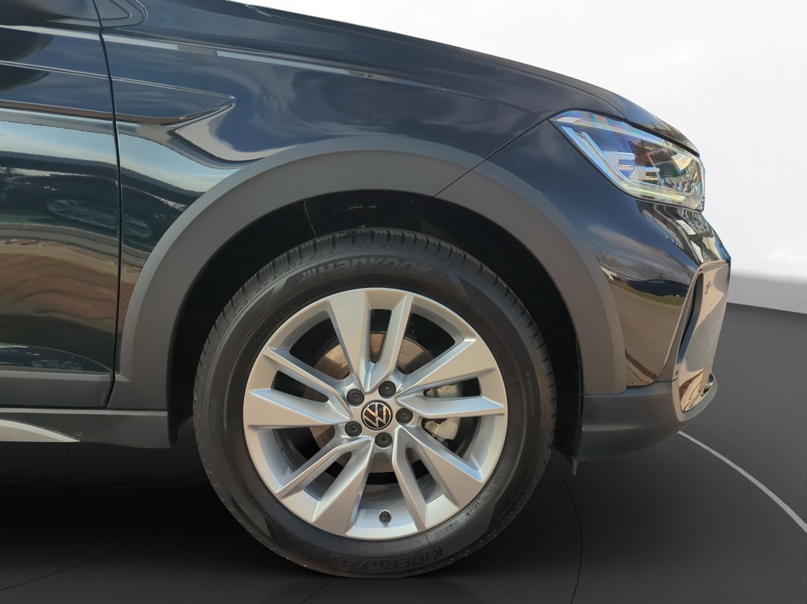 Volkswagen Taigo 1.0 TSI Life - Samsaru's Car Outlet