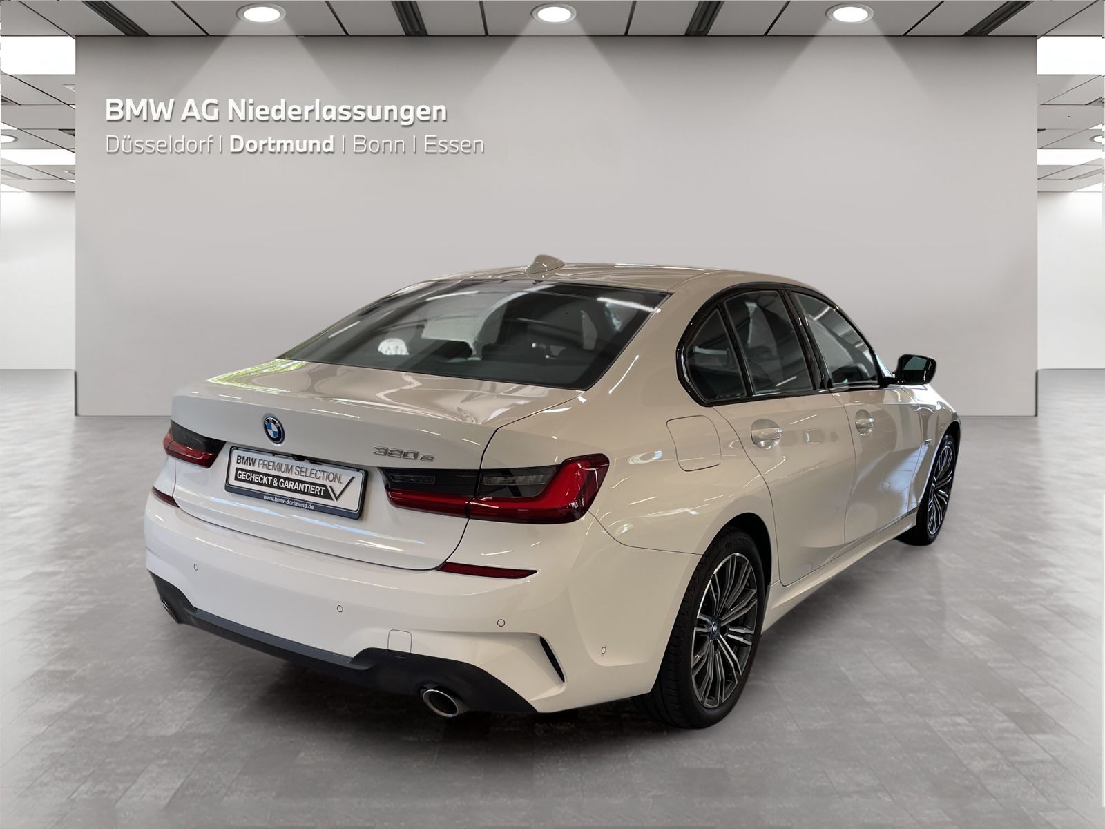 BMW 320e Limousine M Sport - Samsaru's Car Outlet