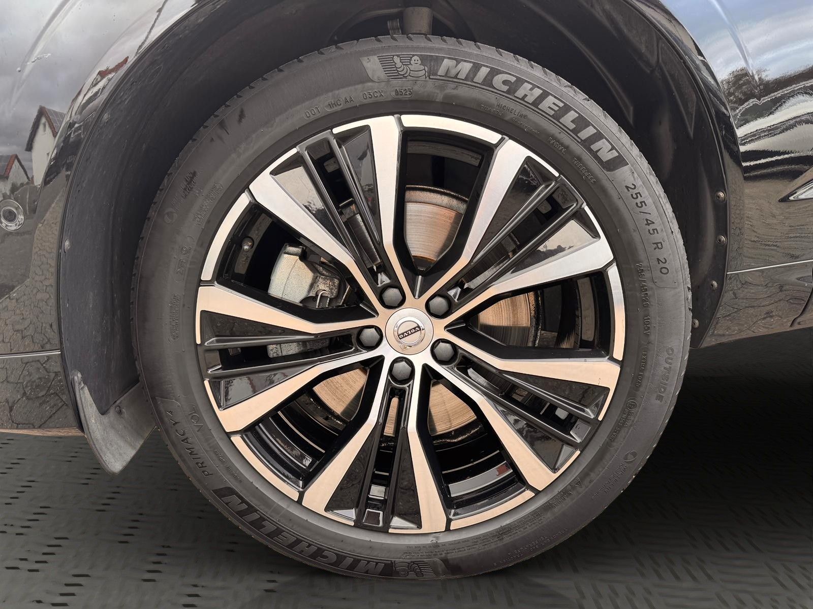 Volvo XC60 Ultimate Dark AWD AHK°PANO°HUD°360°STANDHZG