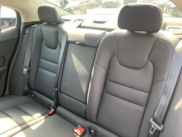 Volvo S60 B5 AWD Plus Dark Abstandstempomat  el. Sitze