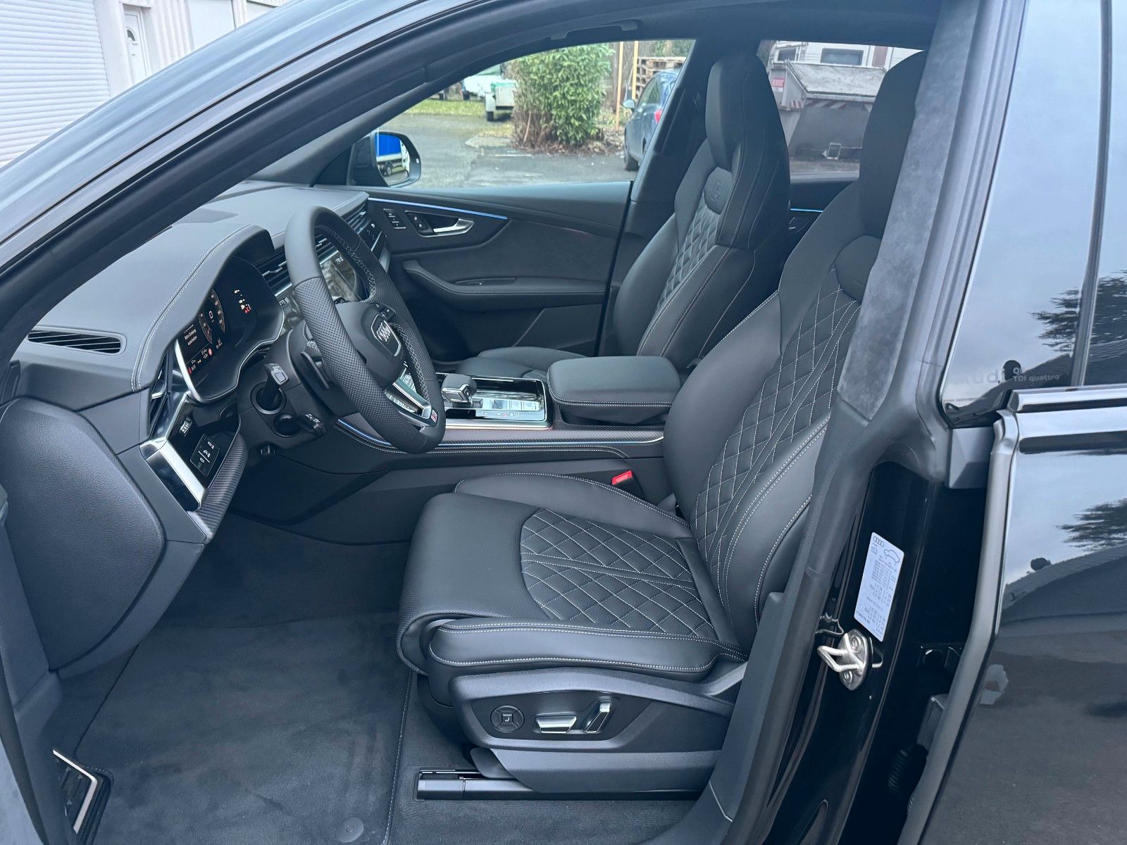 Audi Q8 50 TDI quattro.3 x S-Line.UPE 141.745€