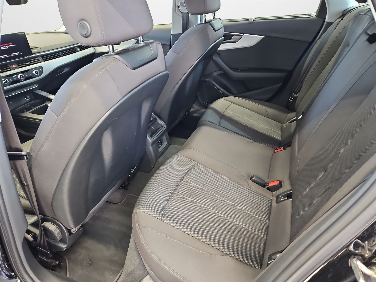 Audi A4 Avant 35 TFSI S tronic - Samsaru's Car Outlet