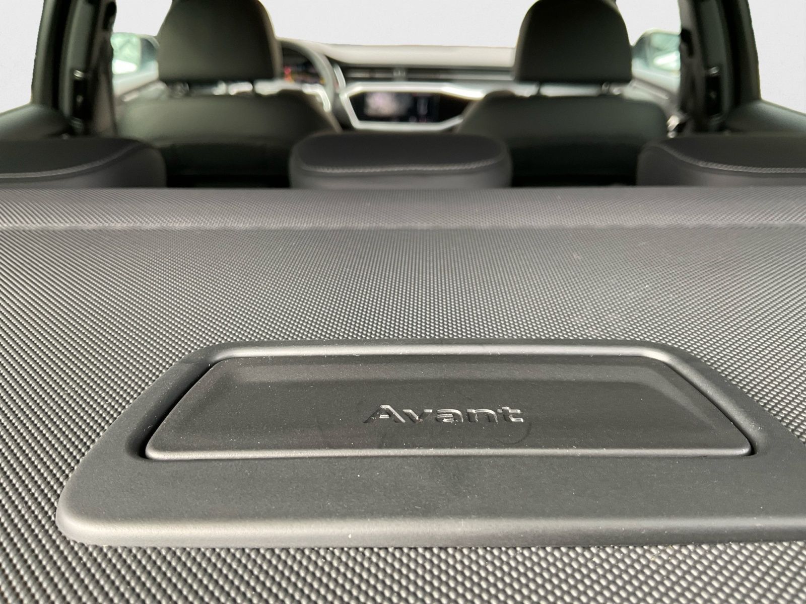 Audi A6 Avant 45 TDI quattro S line - Samsaru's Car Outlet