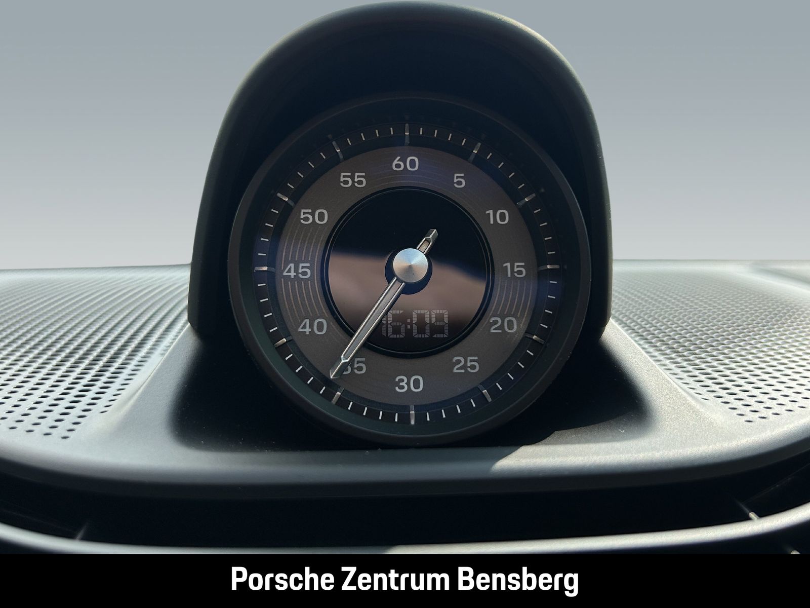 Porsche Taycan 4 Cross Turismo