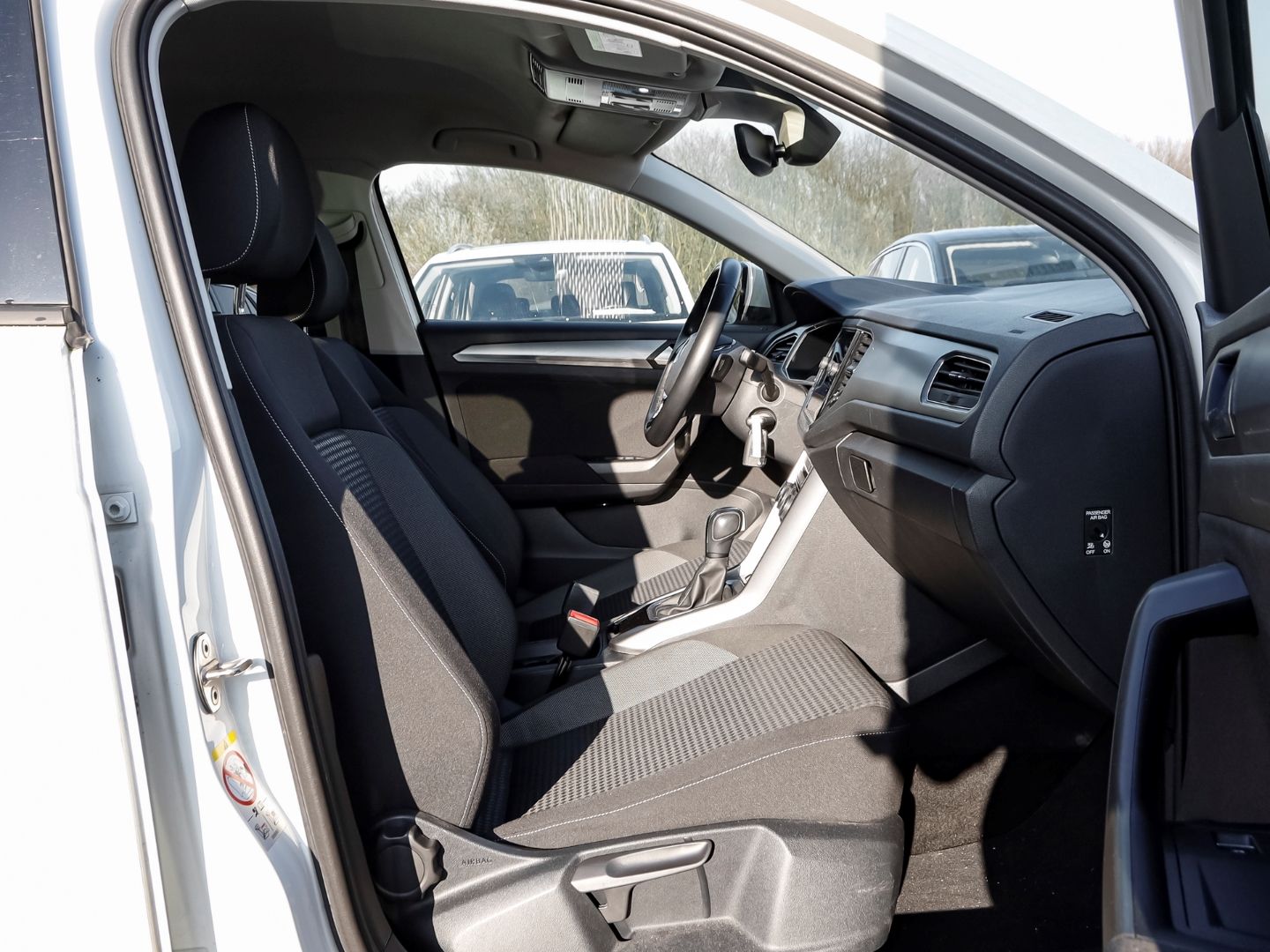 Volkswagen T-Roc ACTIVE 1.5 TSI DSG - Samsaru's Car Outlet