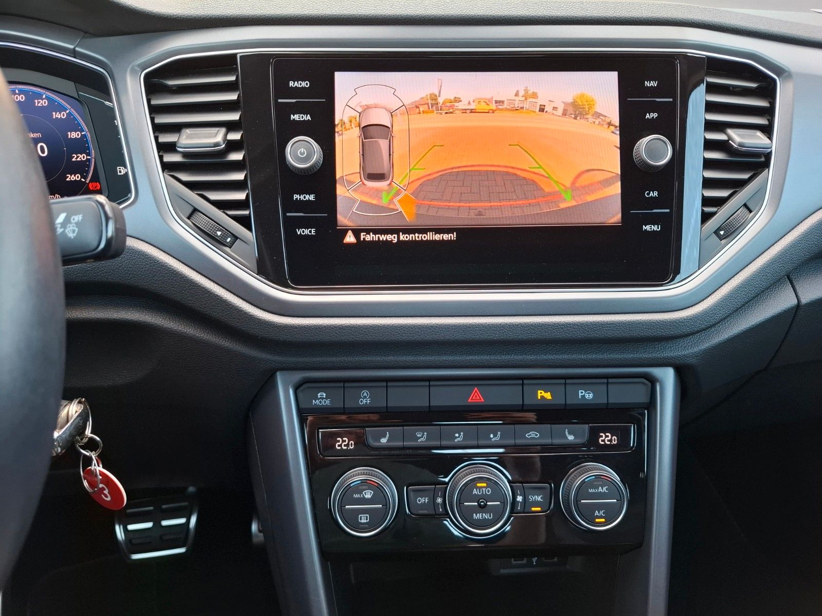 Volkswagen T-Roc R-Line - Samsaru's Car Outlet