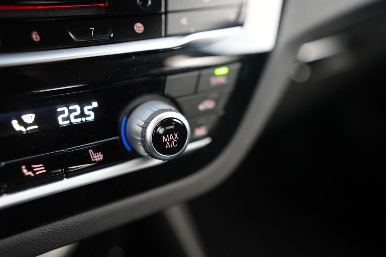 BMW X3 xDrive 20 i Advantage *LIVECOCKPIT*NAVI*