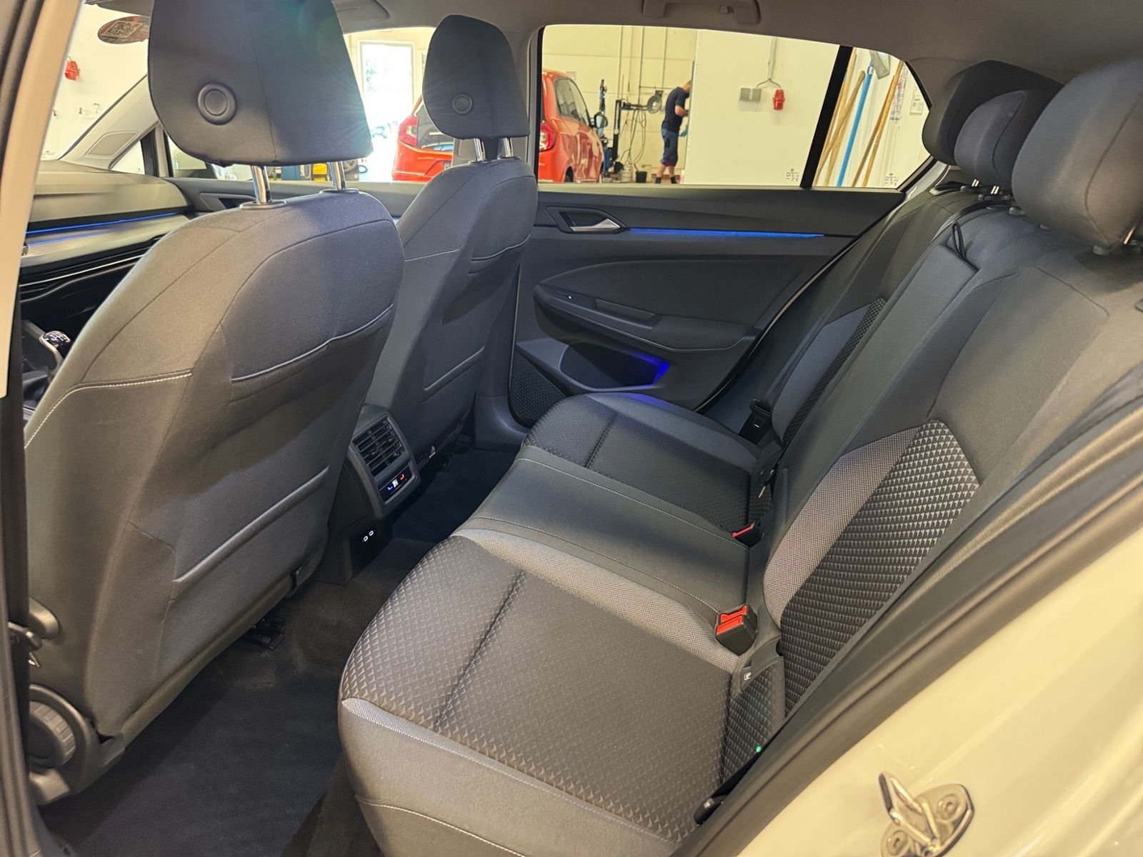Volkswagen Golf VIII 1.5 TSI Active - Samsaru's Car Outlet