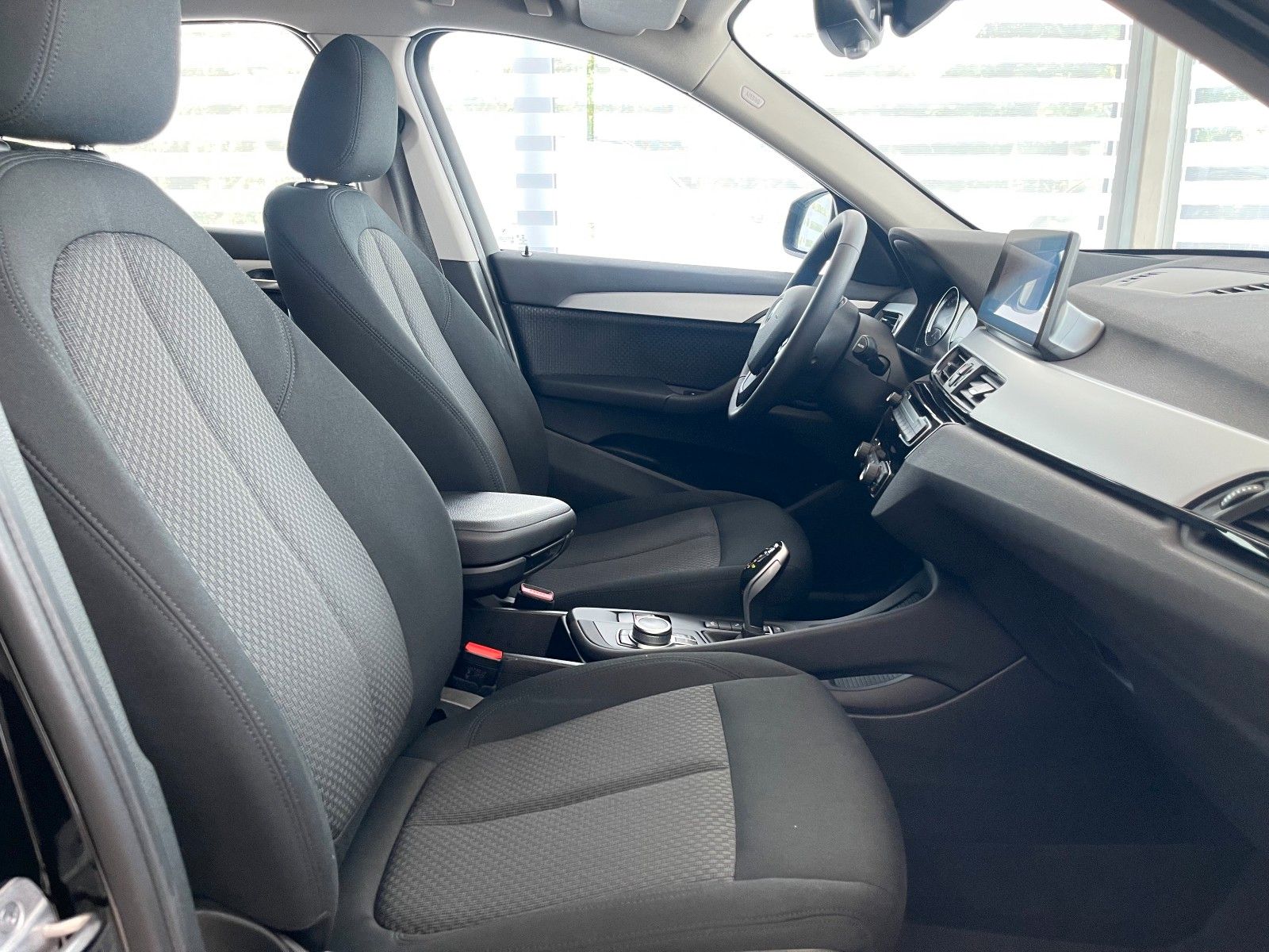 BMW X1 xDrive 18d Aut. - Samsaru's Car Outlet