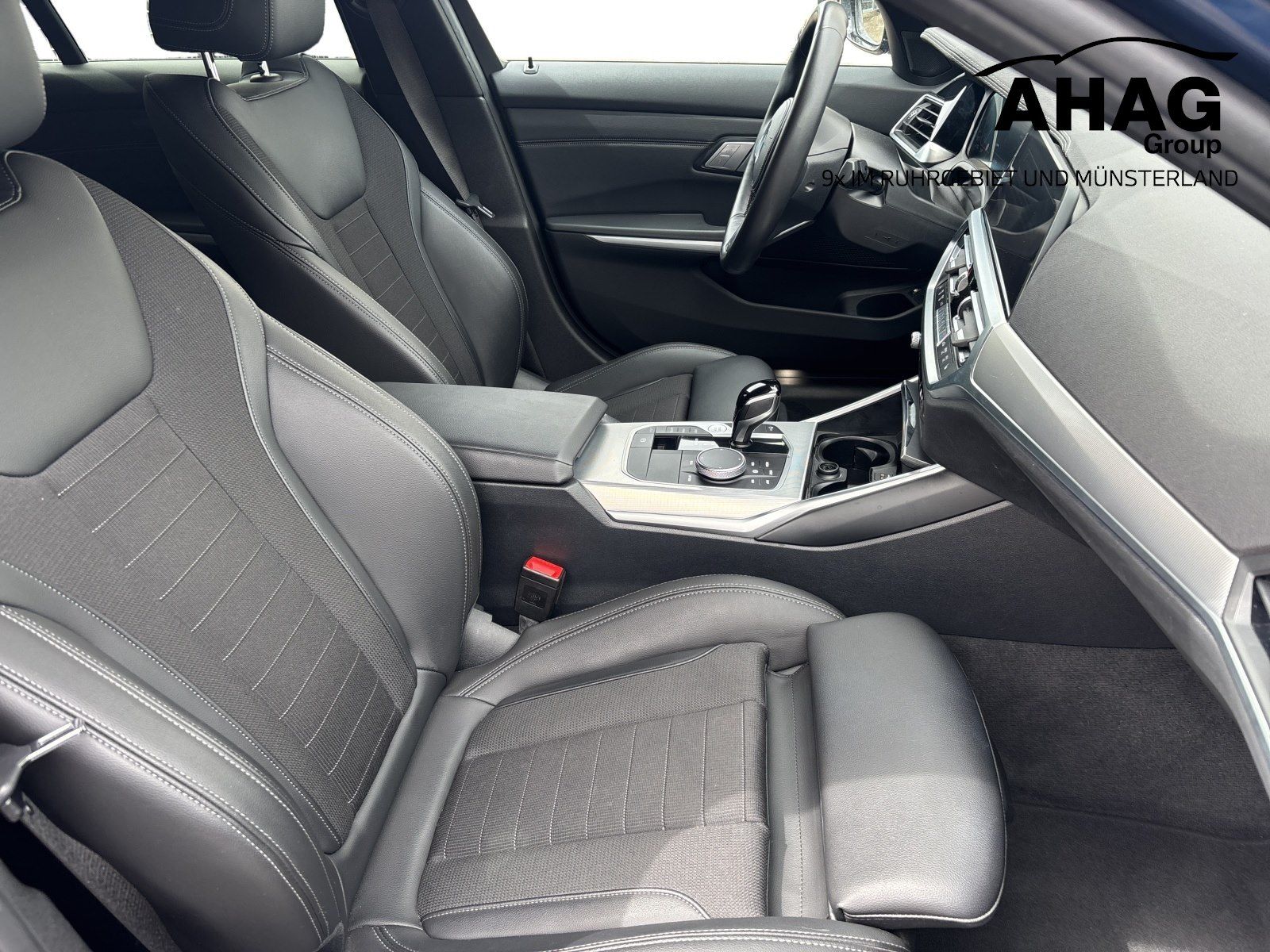 BMW 330e xDrive Touring Sport Line Pano RFK HiFi Sit