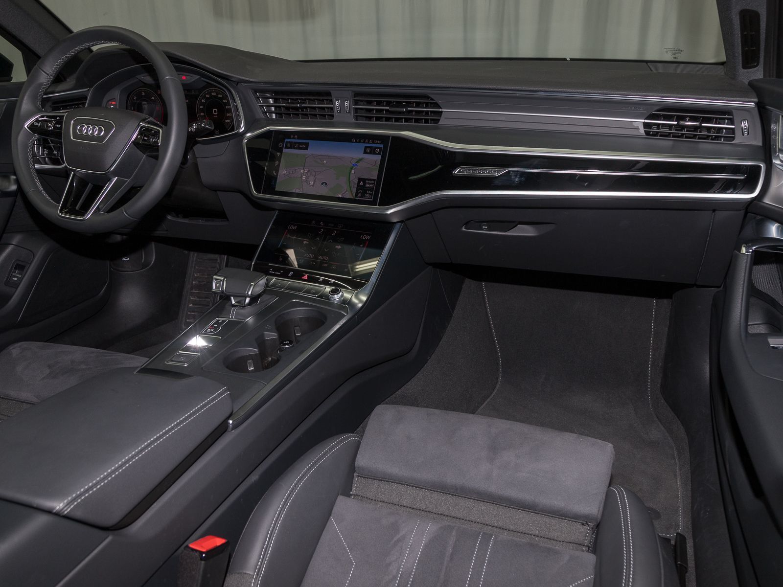 Audi A6 Avant 45 TDI Q S LINE - Samsaru's Car Outlet