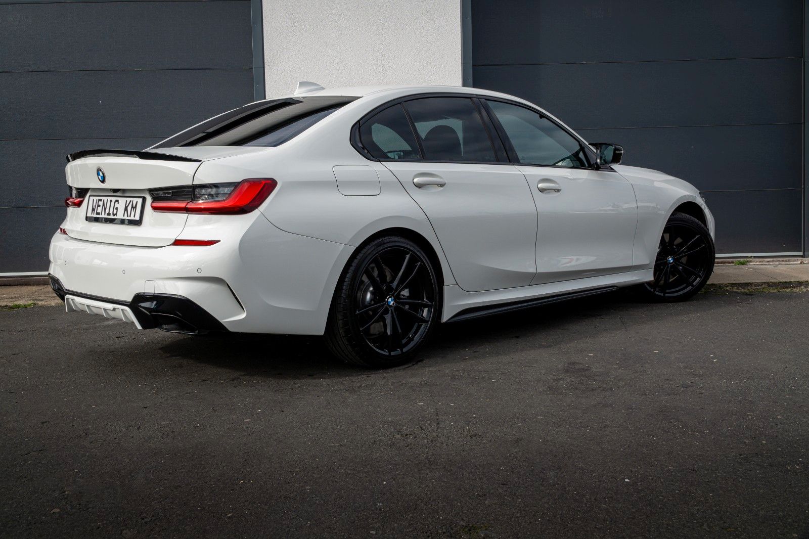 BMW 330i MSport - Samsaru's Car Outlet