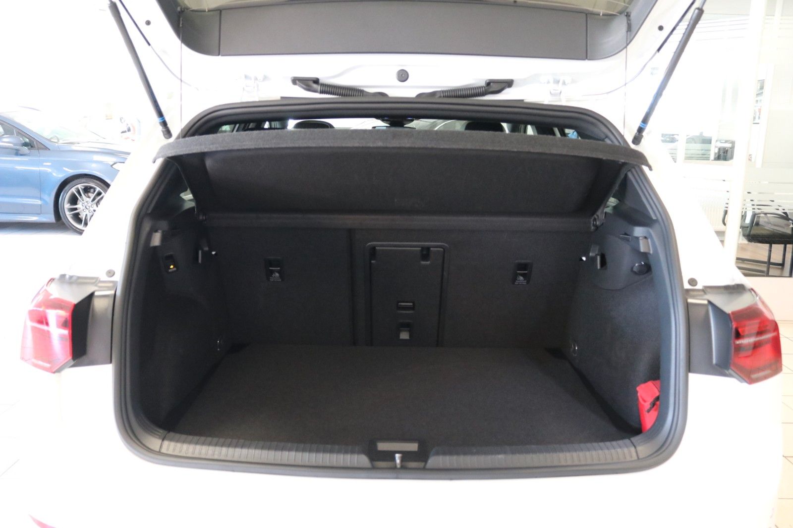 Volkswagen Golf VIII GTD AHK HUD STHZ Matrix Pano Kamera