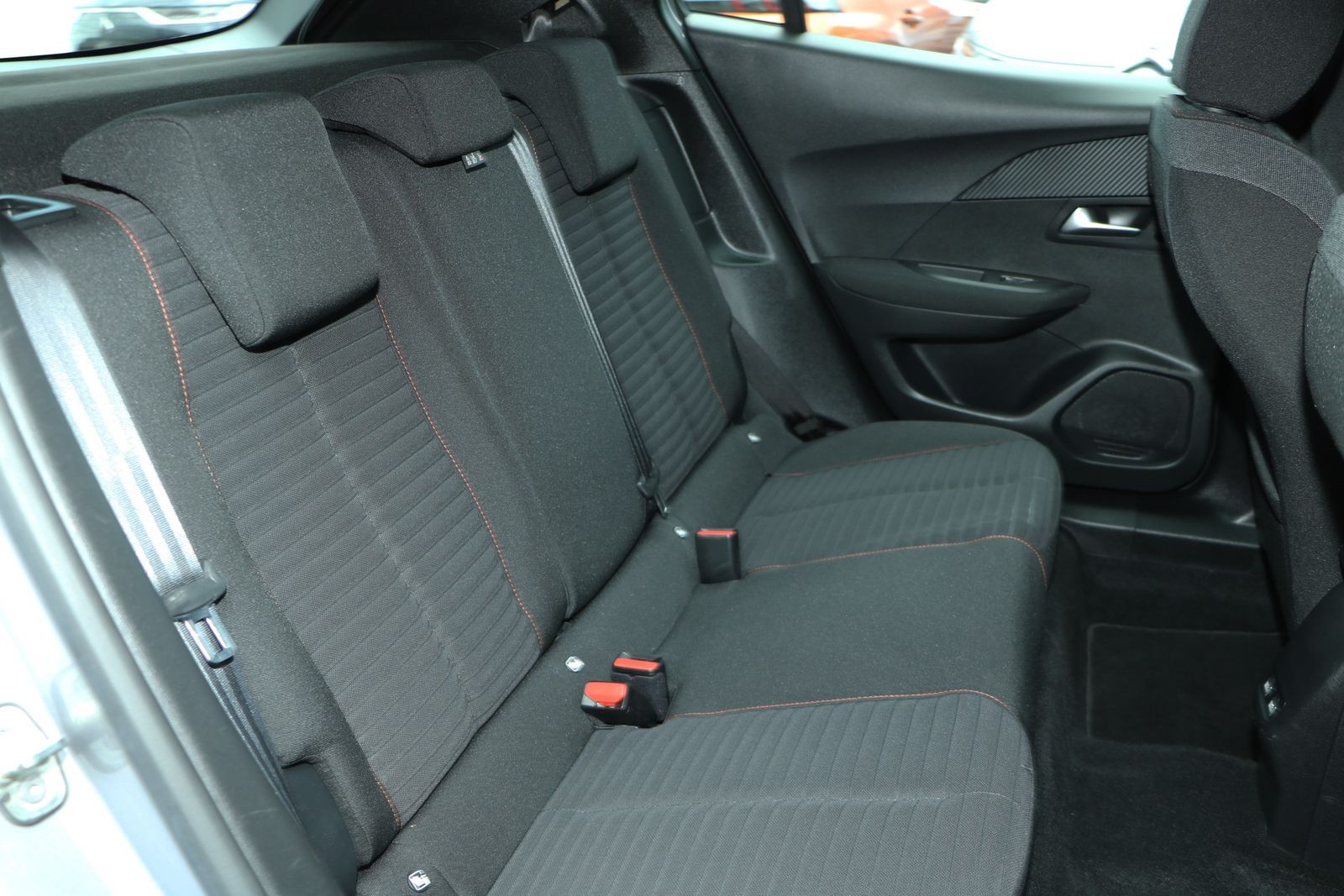 Peugeot 2008 136 e-Active - Samsaru's Car Outlet