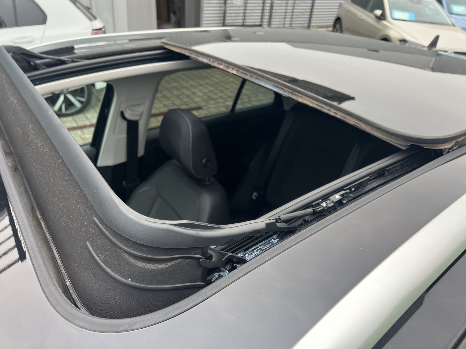 Volkswagen T-Roc 2.0 TDI Style - Samsaru's Car Outlet