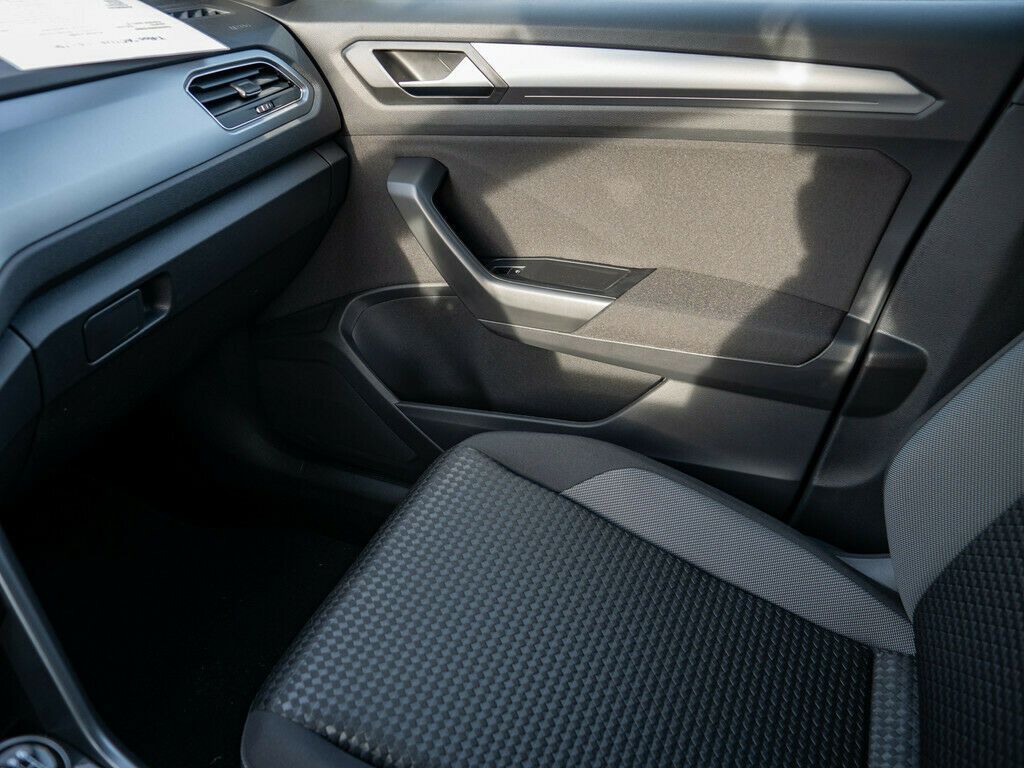 Volkswagen T-Roc 1.5 TSI Active - Samsaru's Car Outlet