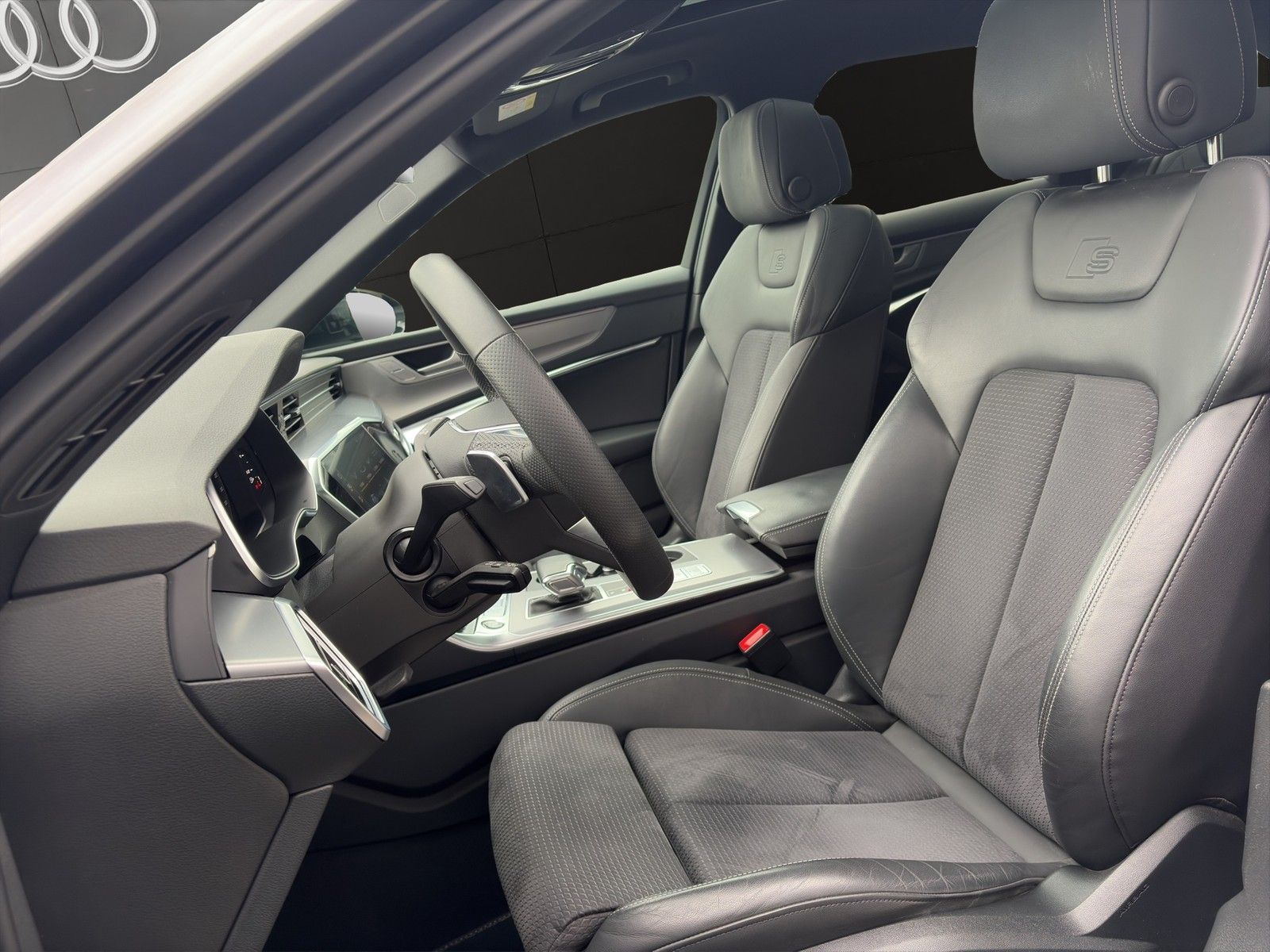 Audi A6 Avant 55 TFSI e q. S line Pano+AHK+Matrix+B&O
