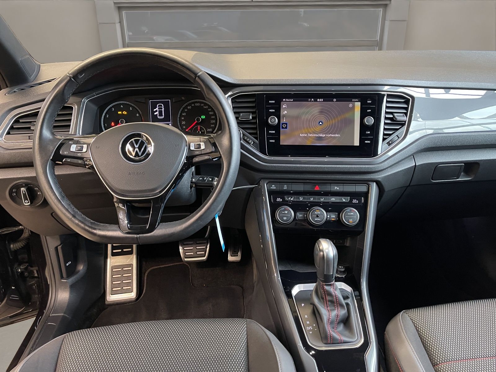 Volkswagen T-Roc 1.5 TSI Sport - Samsaru's Car Outlet